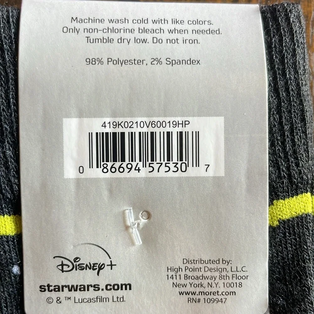Star Wars Madalorian Crew Socks 5 Pair NWT Grogu Shoe Size 6.5-12 and Bandana